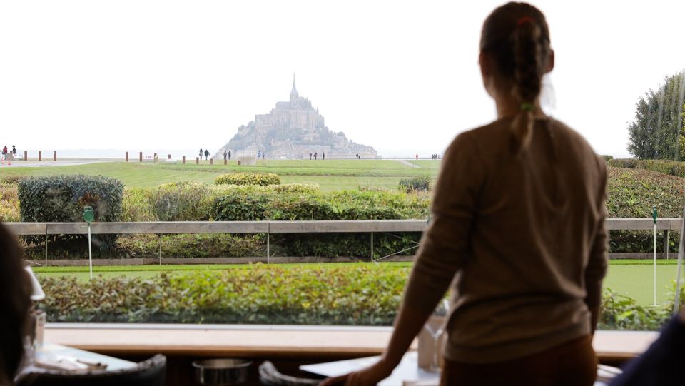 From Paris: Mont St Michel and Loire Valley 2 Day Tour - Angers Overnight and the Hotel Reset: What the Break Actually Does