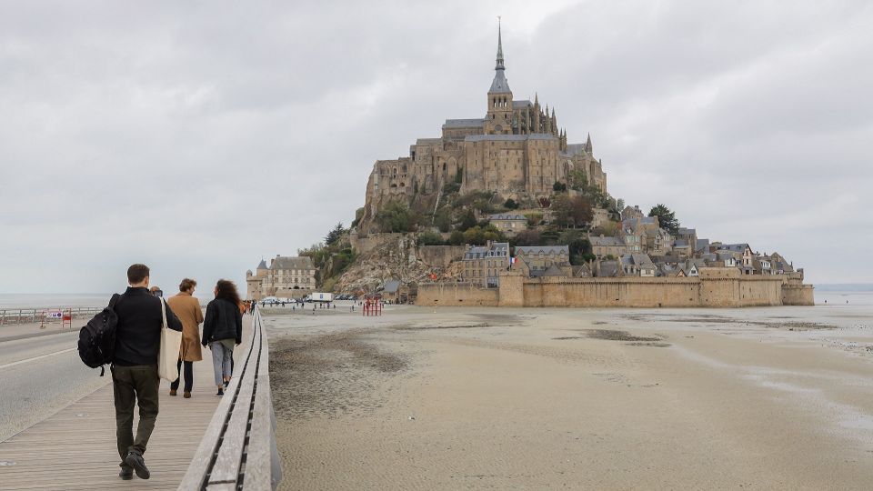 From Paris: Mont St Michel and Loire Valley 2 Day Tour - Price and Value: Is $560 Worth It for This Route?