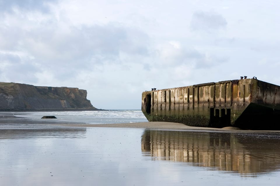 From Paris: Normandy D-Day Beaches Day Trip with Lunch - Arromanches-sur-Mer and the Mulberry Harbour story over lunch