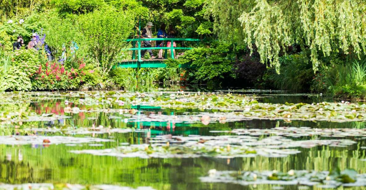 From Paris: Versailles and Giverny Full-Day Trip - Fondation Monet in Giverny: What to Prioritize in 2 Hours