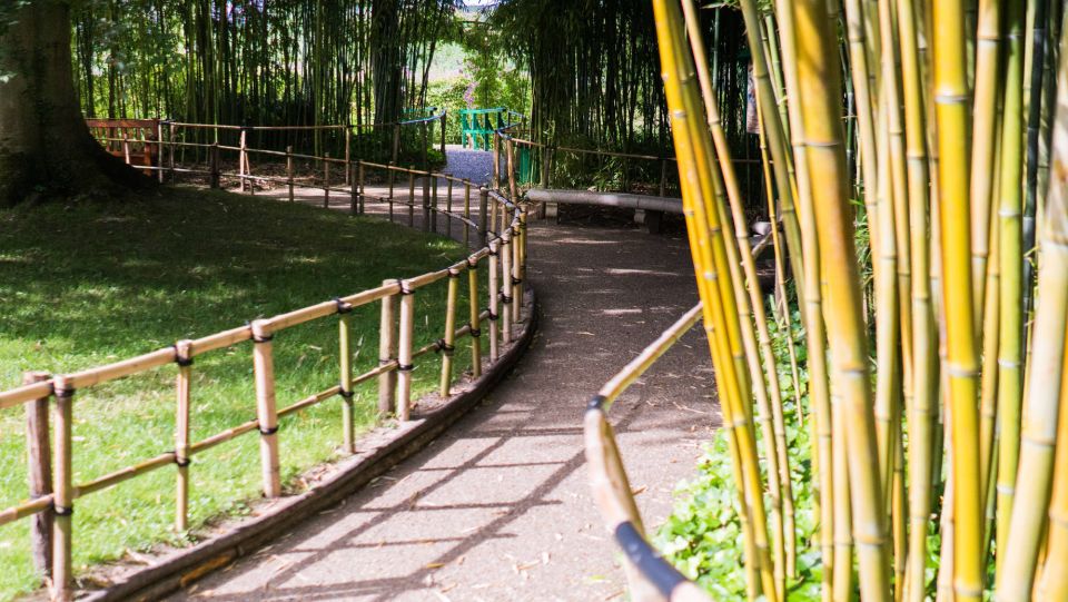From Paris: Versailles and Giverny Full-Day Trip - Versailles Gardens and Marie-Antoinette Moments