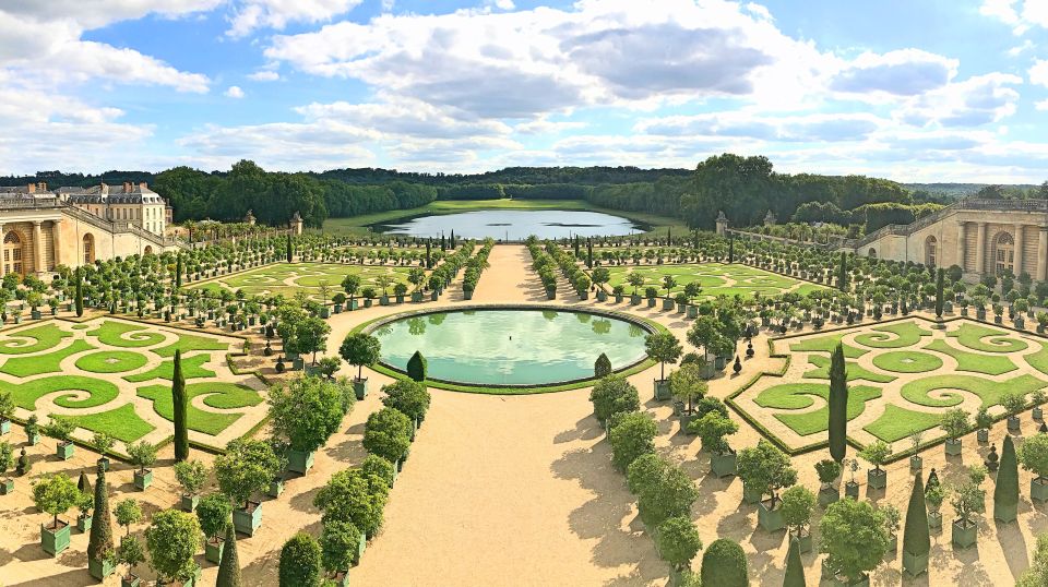 From Paris: Versailles Guided Tour with Skip-the-Line Ticket - Your route through the palace: State Apartments, Chapel, Hall of Mirrors