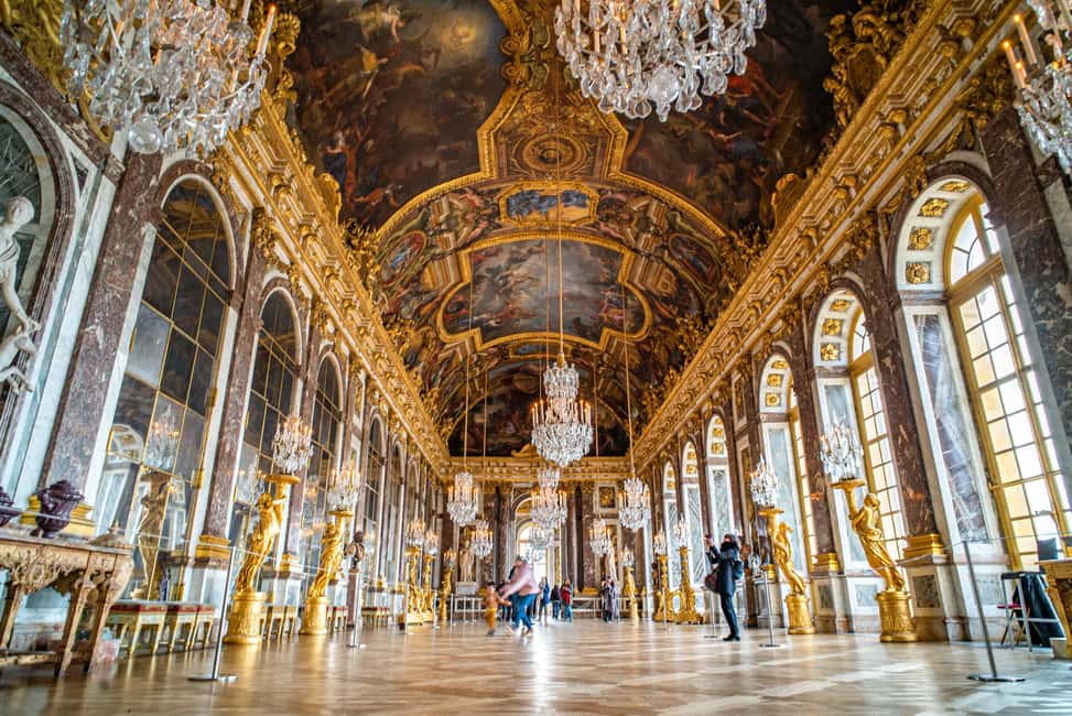 From Paris: Versailles Palace & Gardens Private Guided Tour - Hotel Pickup and the Fast Track to Versailles