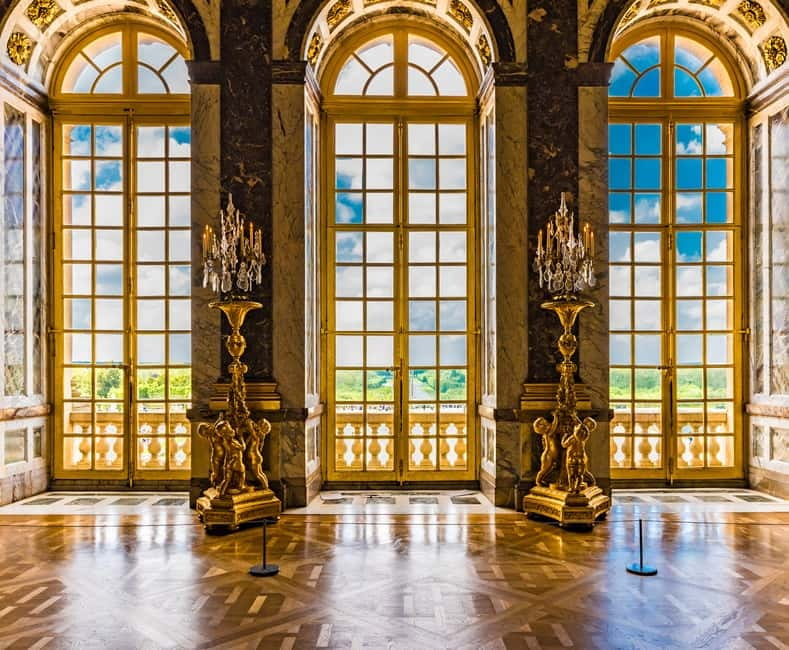 From Paris: Versailles Palace Guided Tour with Bus Transfers - What you’ll carry (and what you won’t): shoes, strollers, and luggage limits