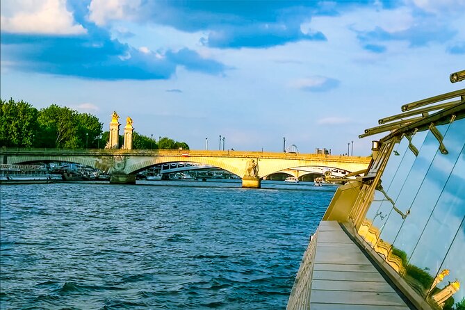 Full Day Paris City Pass: 50 Museums, Unlimited Hop On/Off Cruise - Stop 4: Pont des Arts to the Latin Quarter (Walk, Cafe, and Wander)