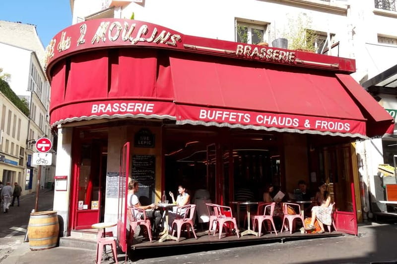 German private Walking Tour through Montmartre & Passages - Key things you’ll notice on this tour
