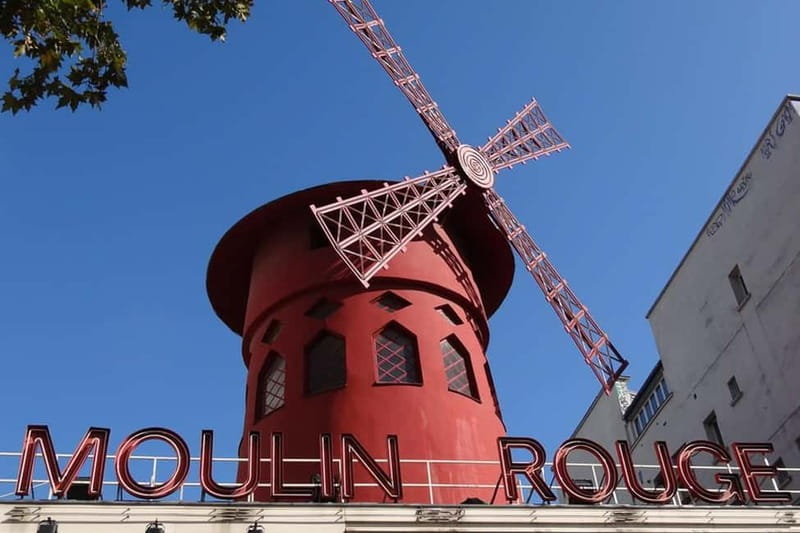 German private Walking Tour through Montmartre & Passages - Beyond the crowds: quieter Montmartre corners and photo stops
