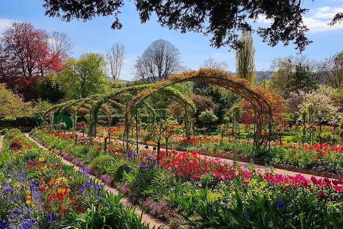Giverny and Rouen Private Full Day Tour from Paris Van and Guide - One day, two art worlds: Giverny to medieval Rouen
