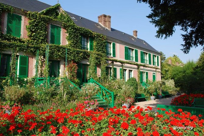 Giverny and Versailles Full Day Private Guided Tour wih Hotel Pickup - A one-day plan: Versailles Palace plus Giverny’s Monet world