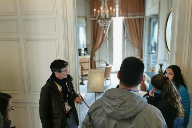 Giverny and Versailles Full-Day Private Guided Tour with Hotel Pickup - Guides, headsets, and the private-group advantage