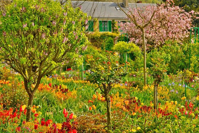 Giverny & Auvers sur Oise Private Day Trip with Monet & Van Gogh Tour from Paris - Price and value: why $722.54 can still make sense