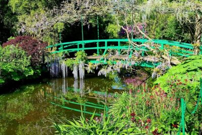 Giverny Auvers Van Gogh Private Guided Day Tour from Paris - Paris pickup and the minivan ride: simple, not stressful