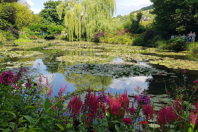 Giverny Half-Day Guided Tour from Paris - Clos Normand: Monet’s garden ideas in a tighter, focused slice