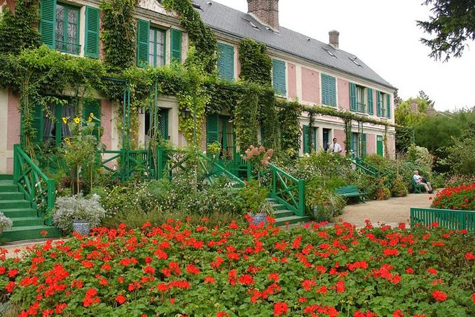 Giverny Half Day Guided Trip with Monet's House & Gardens from Paris by minivan - From Paris to Giverny without the transit headache