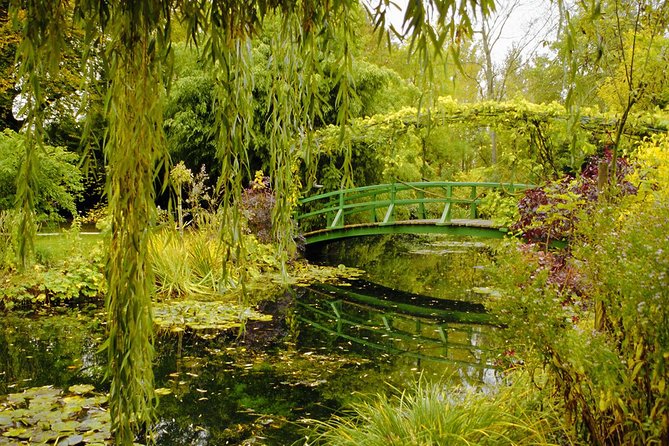 Giverny Half Day Guided Trip with Monet's House & Gardens from Paris by minivan - Timing and traffic: how to protect your Giverny time