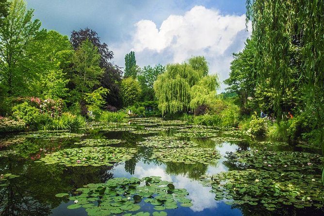 Giverny Monet House and Gardens Skip the line Walking tour - Time, pacing, and getting your bearings fast