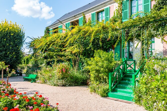 Giverny Monet's Gardens Entrance Ticket with Transport from Paris - The Clos Normand garden stop: willows, bamboo, and quick breathing room