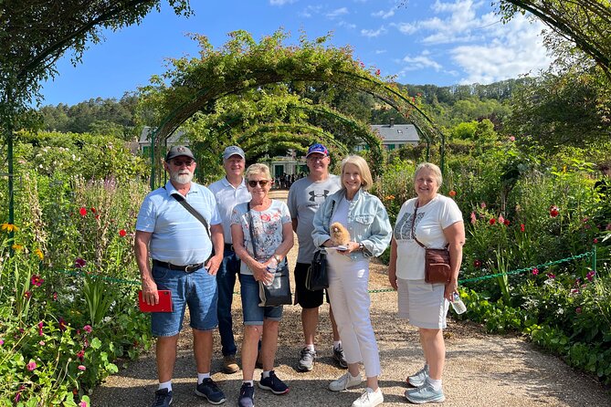 Giverny & Versailles Private Guided Tour with Ticket Entry - The guiding style: history that feels personal, not rehearsed