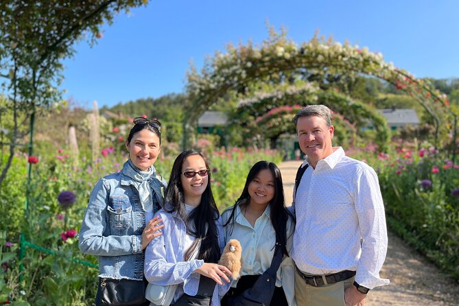 Giverny & Versailles Private Guided Tour with Ticket Entry - Monet’s garden tip: why arriving early changes everything