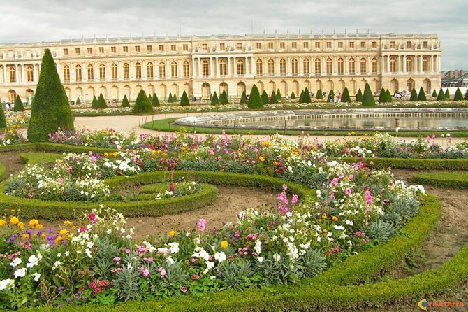 Giverny's House & Gardens plus Versailles Palace Day Trip with Lunch from Paris - Who this trip suits best