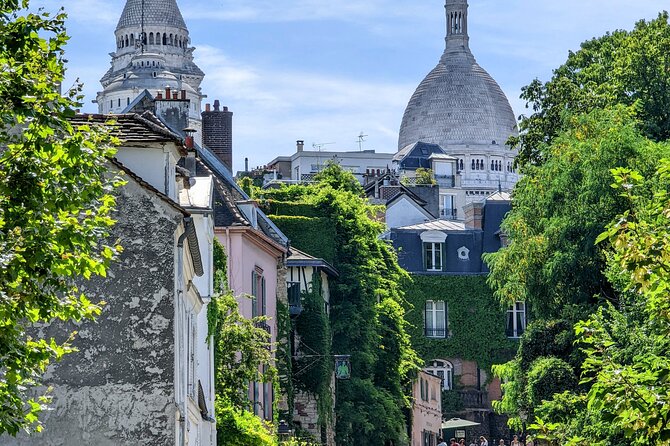 Guided and Private Tour of 3 hours through Paris aboard a Citroën 2cv - Notre-Dame photo moment: quick, clean, and to the point