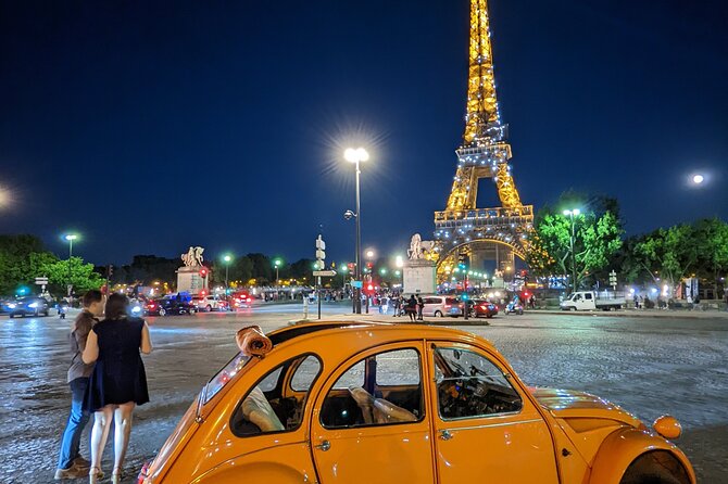 Guided and Private Tour of 3 hours through Paris aboard a Citroën 2cv - Price and value: $480.44 per group (up to 3)