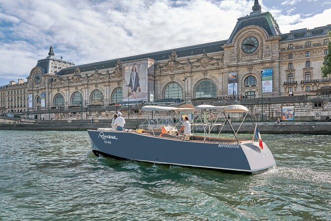 Guided Luxury River Cruise & Walking Tour of Paris' Monuments - The Seine Cruise: What You See for a Full Hour