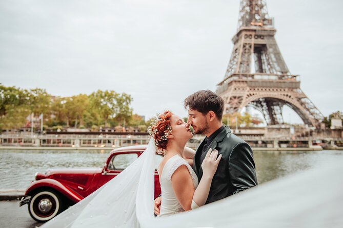 Guided tour of Paris in Citroën Traction Avant or DS 21 - Arc de Triomphe: why a 5-minute photo stop can still work