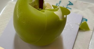 Guided Tour of Pastries in the Latin Quarter in Paris - Meeting at Odéon, finding the green umbrella, and staying on time