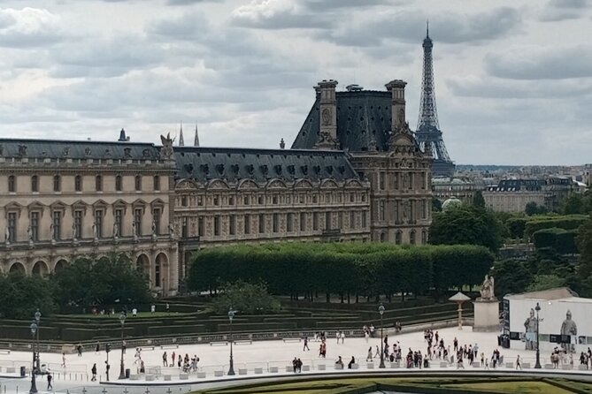 Guided tour of the Louvre Museum with tickets included - Meeting Matteo at Le Café Marly (And Actually Starting on Time)