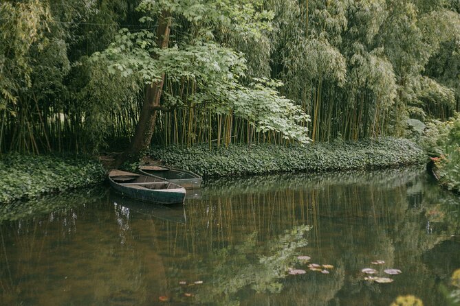 Half Day Giverny Monet's Gardens Tour - Monet’s Pink House and Studio: Why the Rooms Matter