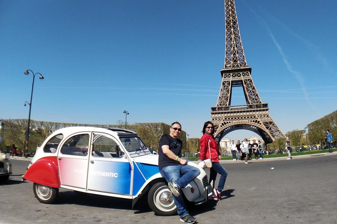 Half day trip in Paris in a vintage and convertible car with a Parisian - Riding a vintage Citroën 2CV like it’s 1960s Paris