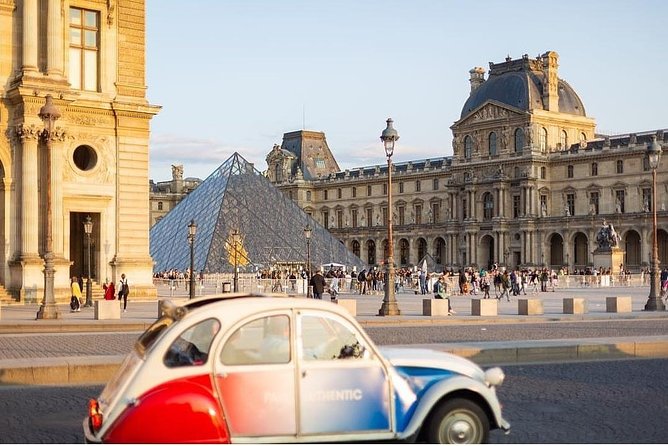 Half day trip in Paris in a vintage and convertible car with a Parisian - Price and value: what $359.39 really buys