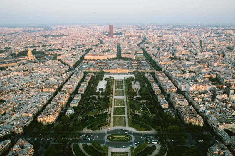 Highlights of Paris Bike Tour in English or Dutch - Place de la Concorde: a grand square you can actually feel