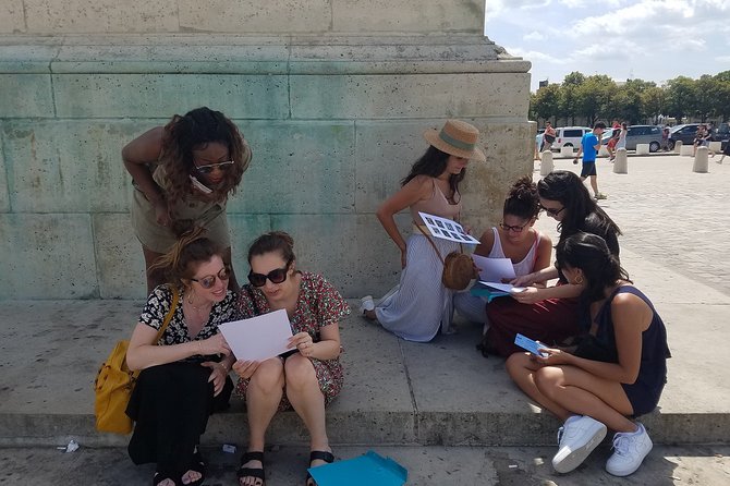 Historical treasure hunt in the city of Versailles - Language and Ticket Format: Simple Setup for English Speakers