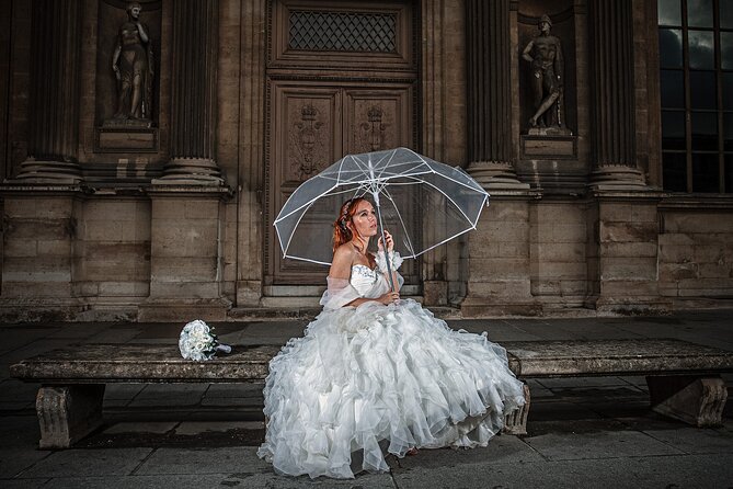 Iconic Portraits in an Exclusive Photoshoot at the Eiffel Tower - Stop 3 at Pont de Bir-Hakeim: architecture that frames you