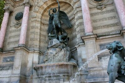 Île de la Cité Private 2h Tour with Latin Quarter & Seine River - Quartier Latin: Gothic Churches and Shakespeare and Company