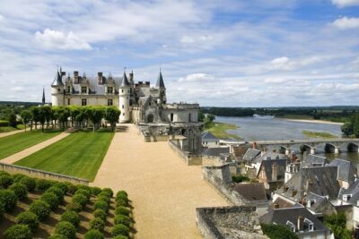 Incredible Loire castles tour with lunch and a vineyard visit - Hotel pickup and timing: when the day starts, and how it feels