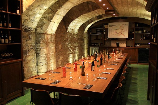 Incredible Loire castles tour with lunch and a vineyard visit - Small group (8 max) changes the quality of the day