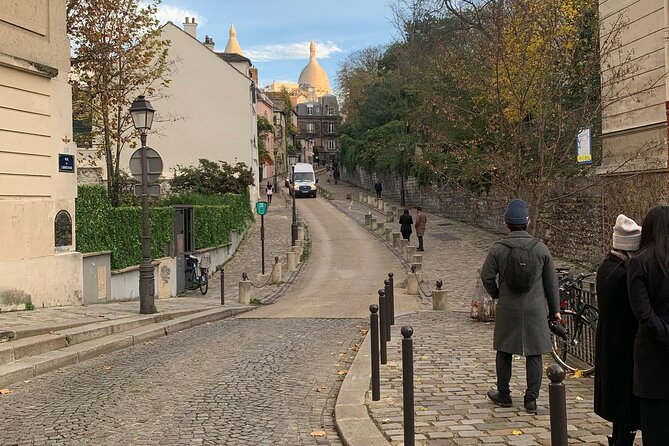 -Kids friendly- Eat, play, love Montmartre: 3H Walking Food Tour - Montmartre Village Scavenger Hunt: Kids Actually Participate
