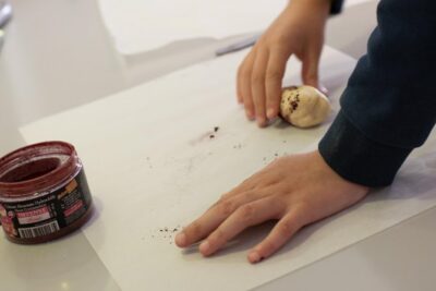 Kids in the Kitchen - CrOisSaNtS - Inside the Le Marais kitchen: small group, big attention