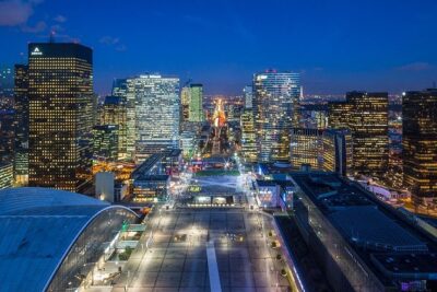 La Defense Private Transfer to Airport or Central Paris - The Minivan Ride to CDG or Orly: Comfort and Reduced Stress