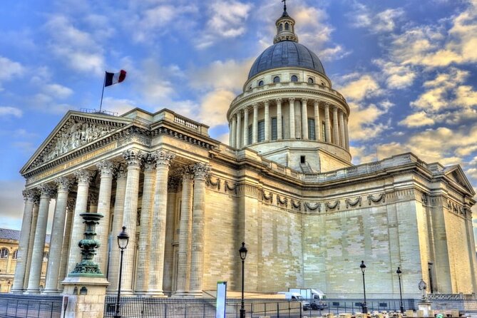 Latin Quarter and Left Bank Tour with Local Guide - Entering the Left Bank: how this 2-hour tour pays off