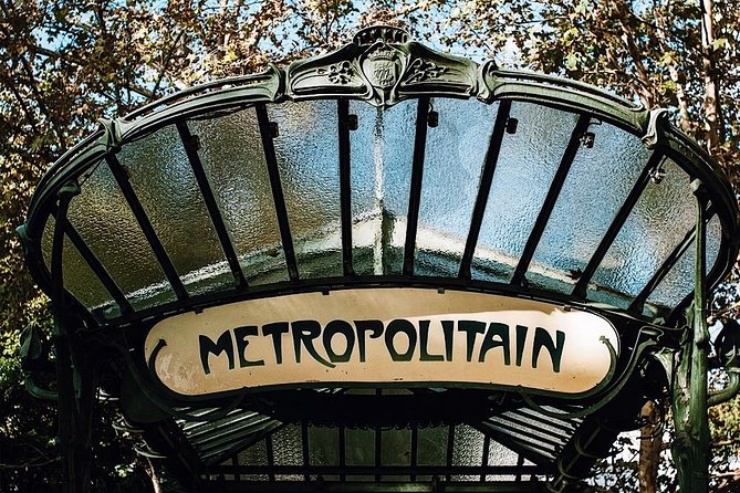 Latin Quarter Paris Guided Walking Tour Semi-Private 12ppl Max - Entering Île de la Cité: Roman Roots and Notre-Dame From the Right Angles
