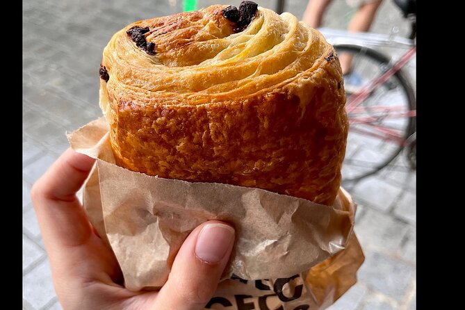 Latin Quarter Pastries & Chocolate Food Tasting Tour - The six-stop tasting rhythm: how each bite builds your Paris pastry map