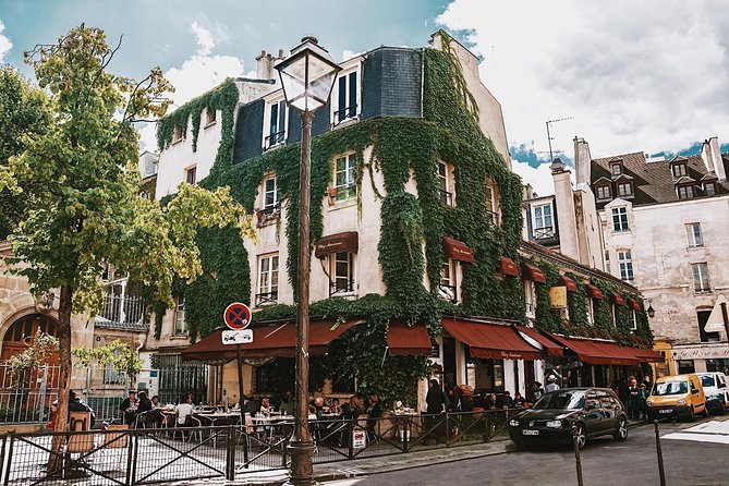 Le Marais District & Jewish Quarter - Exclusive Guided Walking Tour - Stop 7: Rue des Rosiers and the center of the Jewish Quarter