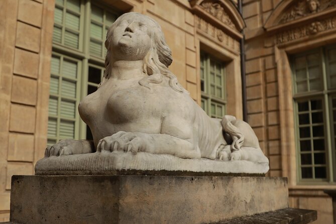 Le Marais Private Walking Tour - Hôtel de Sully courtyard: aristocratic life written in stone