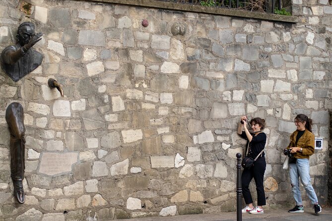 Learn the art of street photography in the heart of Montmartre! - Why street photography in Montmartre fits like a glove