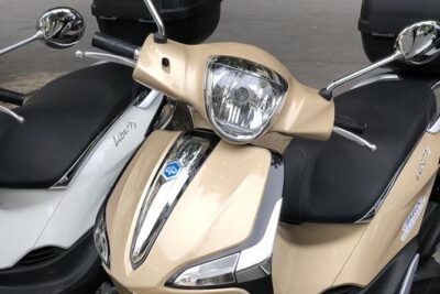 Liberty scooter rental Piaggio 50cc (4T) Paris - Price and value: $35.74 for up to 2, plus the deposit reality