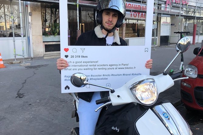 Liberty scooter rental Piaggio 50cc (4T) Paris - Where this scooter helps most: center shortcuts and Montmartre-style evenings